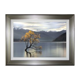 TABLEAUX ART LIQUIDE – Créateur de tableaux contemporains haut de gamme pour une décoration murale unique et raffinée. Cette œuvre a été embellie par l’artiste grâce à la résine appliquée sur le verre qui accentue la profondeur et le dynamisme du tableau. Cette œuvre est agrémentée de véritables cristaux qui lui donnent un éclat unique. Chaque œuvre est faite à la main et possède son certificat d’authenticité
