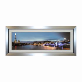 TABLEAUX ART LIQUIDE – Créateur de tableaux contemporains haut de gamme pour une décoration murale unique et raffinée. Cette œuvre a été embellie par l’artiste grâce à la résine appliquée sur le verre qui accentue la profondeur et le dynamisme du tableau. Cette œuvre est agrémentée de véritables cristaux qui lui donnent un éclat unique. Chaque œuvre est faite à la main et possède son certificat d’authenticité
