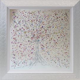 TABLEAUX ART LIQUIDE – Créateur de tableaux contemporains haut de gamme pour une décoration murale unique et raffinée. Cette œuvre a été embellie par l’artiste grâce à la résine appliquée sur le verre qui accentue la profondeur et le dynamisme du tableau. Cette œuvre est agrémentée de véritables cristaux qui lui donnent un éclat unique. Chaque œuvre est faite à la main et possède son certificat d’authenticité